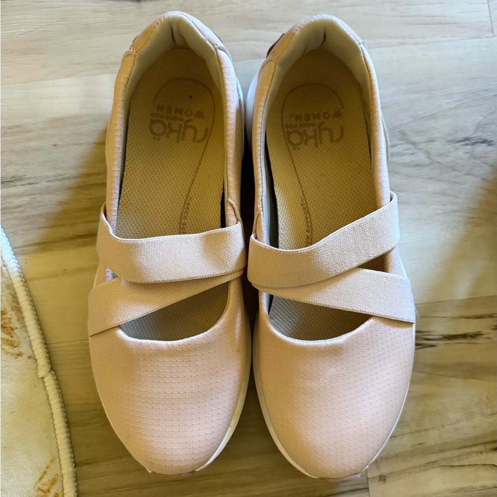 Ryka Women's Peach Flats